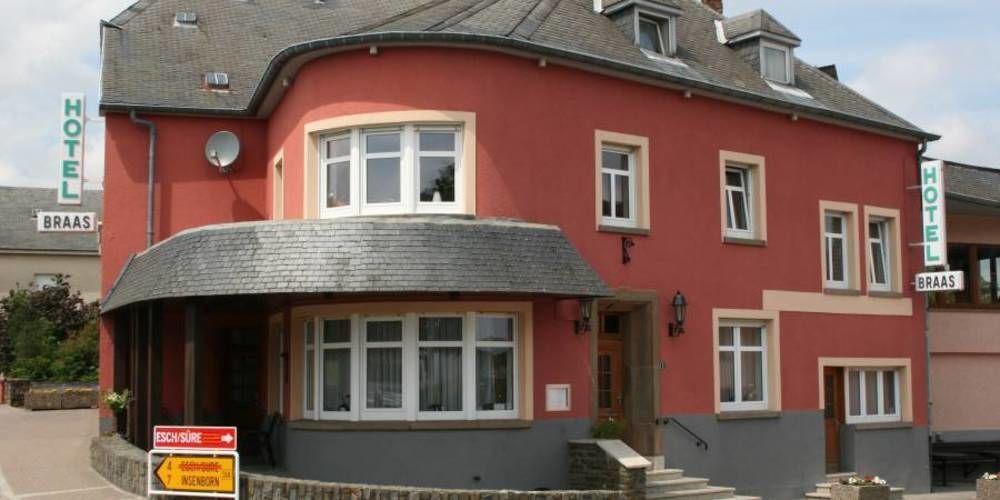 Hotel Restaurant Braas Esch-sur-Sûre Zewnętrze zdjęcie