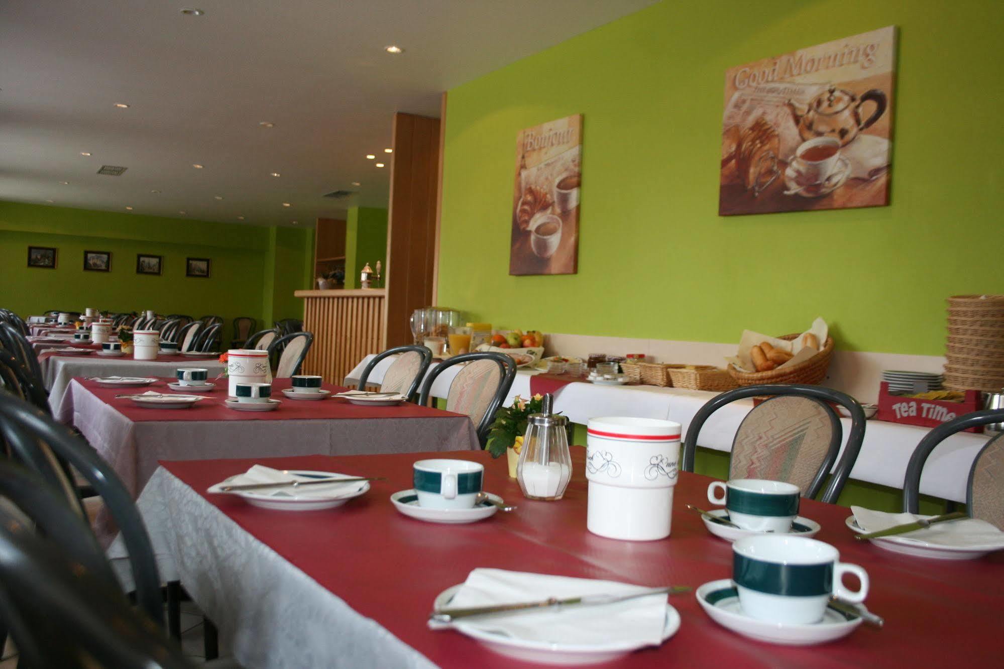 Hotel Restaurant Braas Esch-sur-Sûre Zewnętrze zdjęcie