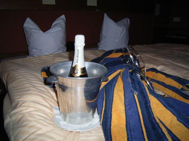 Hotel Restaurant Braas Esch-sur-Sûre Zewnętrze zdjęcie
