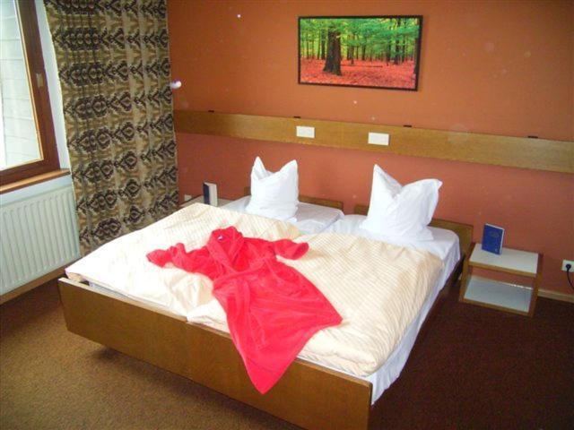 Hotel Restaurant Braas Esch-sur-Sûre Zewnętrze zdjęcie